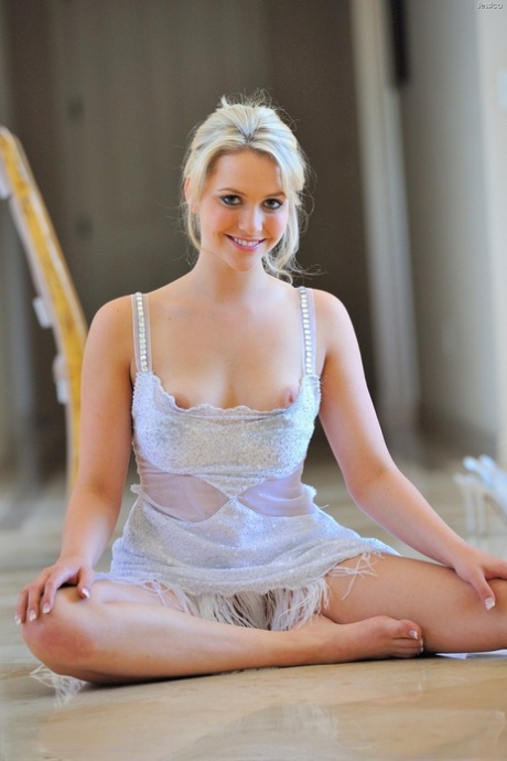 Mia Malkova fin modell arkiv