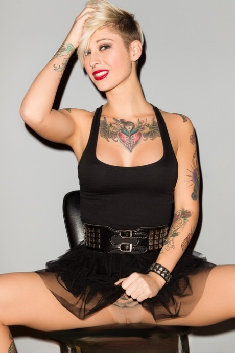 Kleio Valentien star best galleri